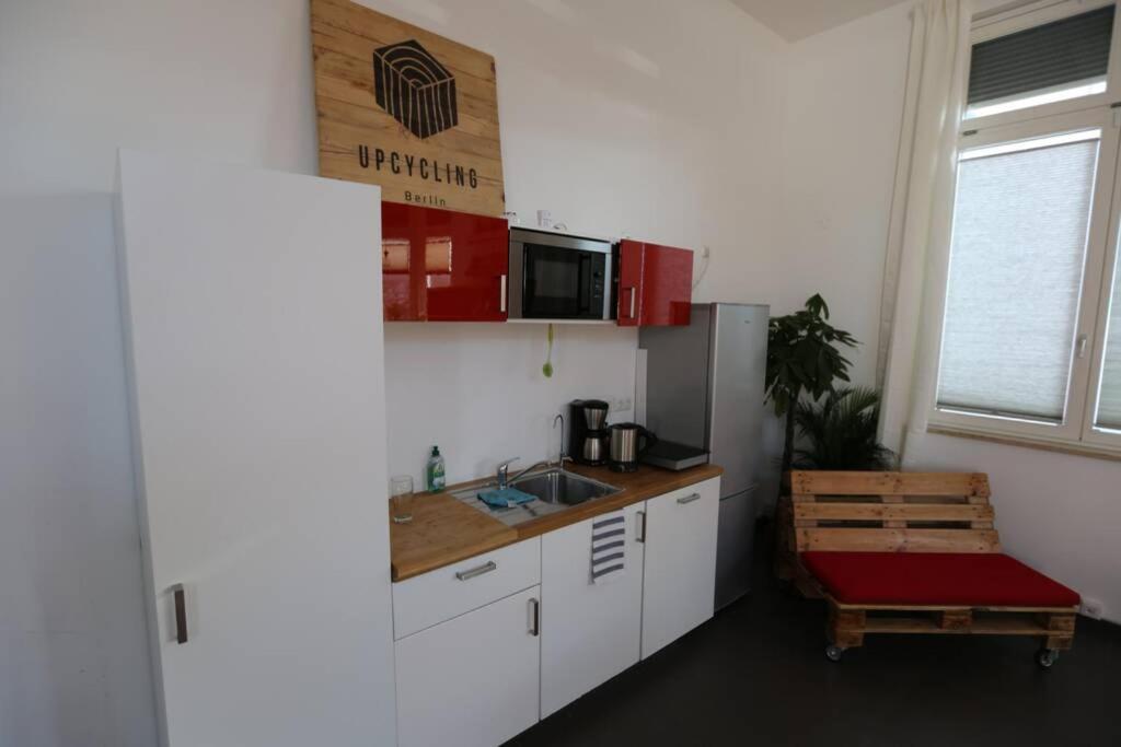 Luftiges Upcycling Studio Im Eg - Zentral Apartamento Berlim Exterior foto